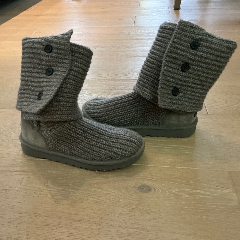 Ugg Cardy Knit Gray Boots size 7